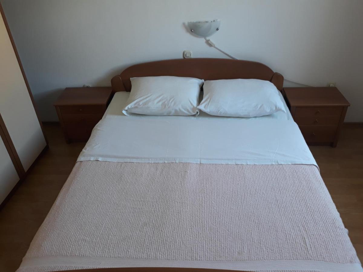 Apartments Denis バスカ エクステリア 写真