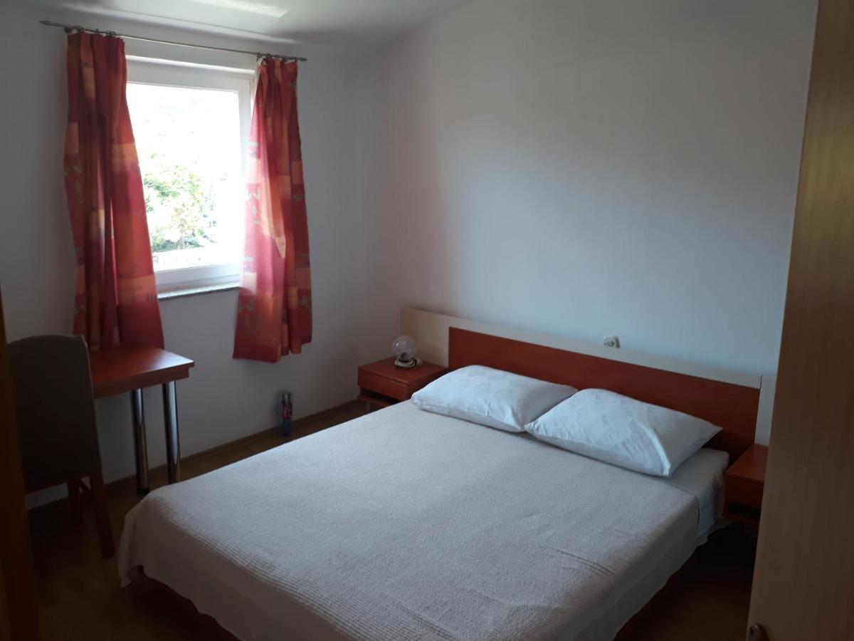 Apartments Denis バスカ エクステリア 写真