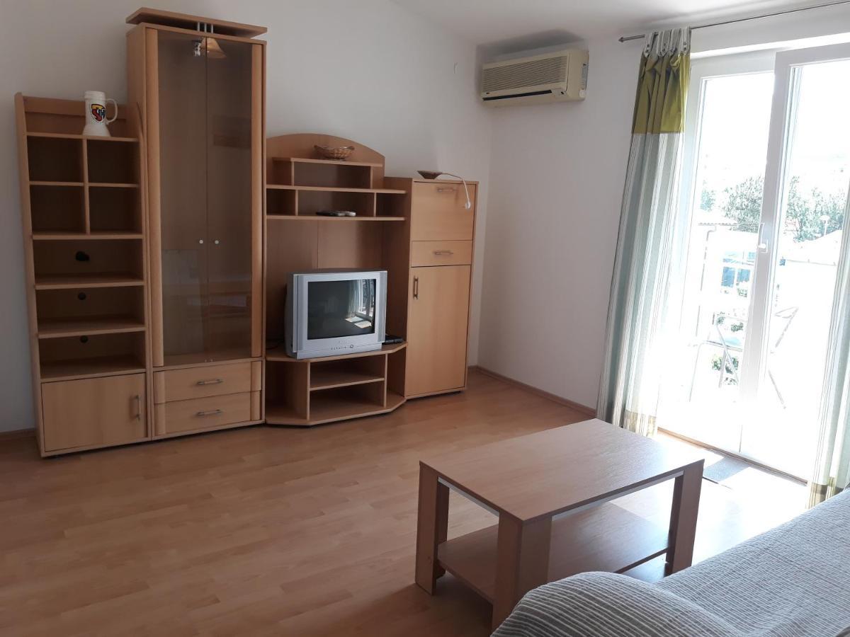 Apartments Denis バスカ エクステリア 写真