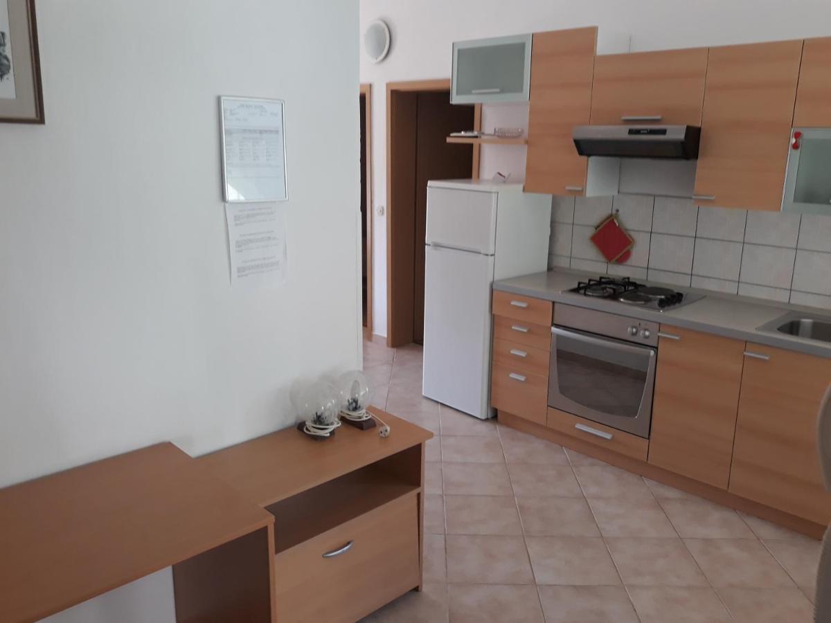 Apartments Denis バスカ エクステリア 写真
